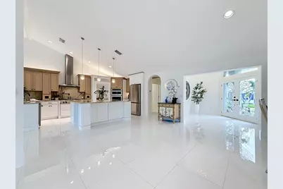 324 Leeward Island, Clearwater Beach, FL 33767 - Photo 15