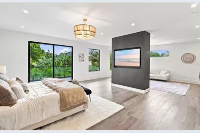 1076 Snell Isle Boulevard NE, Saint Petersburg, FL 33704 - Photo 5