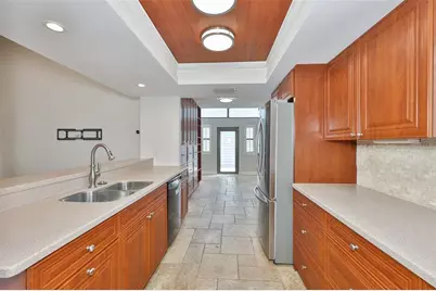 14651 Village Glen Circle, Tampa, FL 33618 - Photo 5