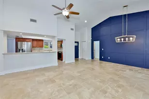 14651 Village Glen Cir, Tampa, FL 33618 - Photo 9