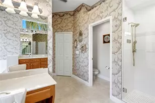 1246 Darlington Oak Cir NE, Saint Petersburg, FL 33703 - Photo 31
