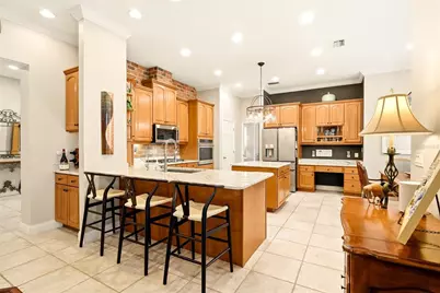 1246 Darlington Oak Circle NE, Saint Petersburg, FL 33703 - Photo 13