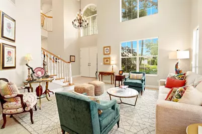 1246 Darlington Oak Circle NE, Saint Petersburg, FL 33703 - Photo 5