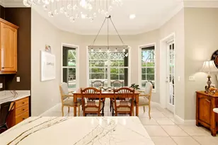 1246 Darlington Oak Cir NE, Saint Petersburg, FL 33703 - Photo 11