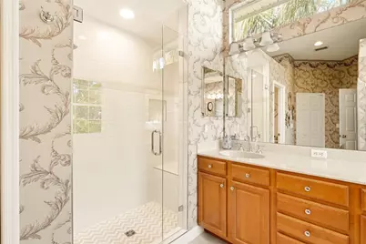 1246 Darlington Oak Circle NE, Saint Petersburg, FL 33703 - Photo 31