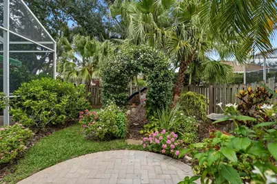 1246 Darlington Oak Circle NE, Saint Petersburg, FL 33703 - Photo 49