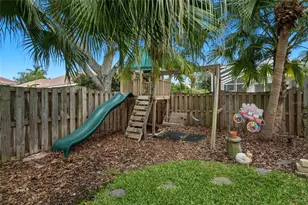 1246 Darlington Oak Cir NE, Saint Petersburg, FL 33703 - Photo 67