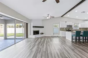 3276 Fox Hill Dr, Clearwater, FL 33761 - Photo 9