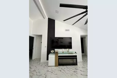 10114 Briarwick Court, Tampa, FL 33615 - Photo 3