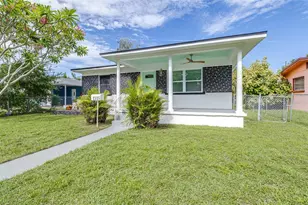 2325 Highland St S, Saint Petersburg, FL 33705 - Photo 5