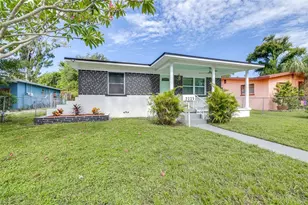 2325 Highland St S, Saint Petersburg, FL 33705 - Photo 3