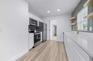 2325 Highland St S, Saint Petersburg, FL 33705 - Photo 13