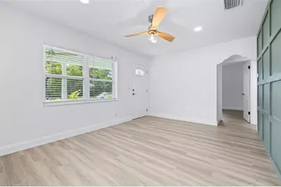 2325 Highland Street S, Saint Petersburg, FL 33705 - Photo 11