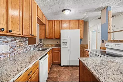 521 Green Cir, Fort Meade, FL 33841 - Photo 5