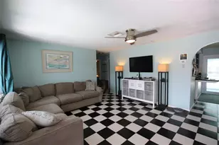 1462 Carolyn Ln, Clearwater, FL 33755 - Photo 5