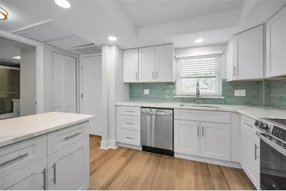4650 Cove Circle #105, Saint Petersburg, FL 33708 - Photo 13