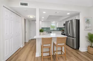 4650 Cove Cir, Saint Petersburg, FL 33708 - Photo 15