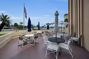 4650 Cove Cir, Saint Petersburg, FL 33708 - Photo 7