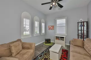 1050 Regal Manor Way, Sun City Center, FL 33573 - Photo 7