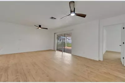 7454 Locust Street NE, Saint Petersburg, FL 33702 - Photo 23