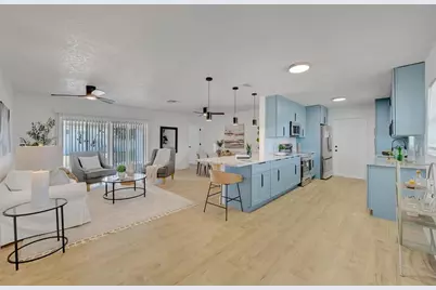 7454 Locust Street NE, Saint Petersburg, FL 33702 - Photo 5