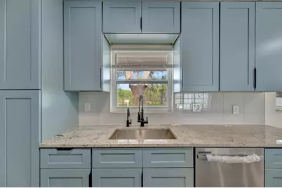 7454 Locust Street NE, Saint Petersburg, FL 33702 - Photo 15
