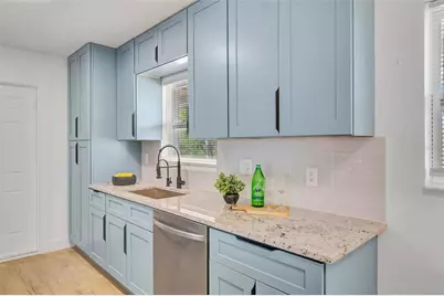 7454 Locust Street NE, Saint Petersburg, FL 33702 - Photo 13