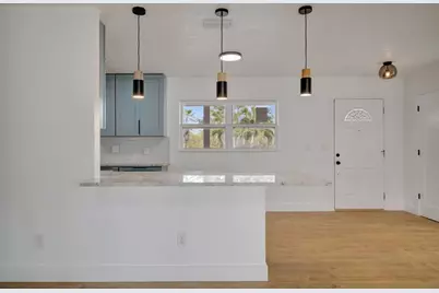 7454 Locust Street NE, Saint Petersburg, FL 33702 - Photo 11