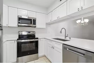 723 83rd Avenue N #104, Saint Petersburg, FL 33702 - Photo 3