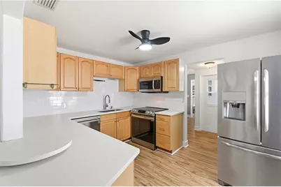 2710 16th Avenue N, Saint Petersburg, FL 33713 - Photo 9