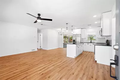 5586 30th Avenue N, Saint Petersburg, FL 33710 - Photo 3