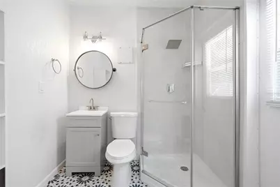 5586 30th Avenue N, Saint Petersburg, FL 33710 - Photo 17