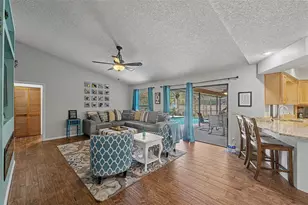3916 Broomsedge Ln, Valrico, FL 33596 - Photo 11