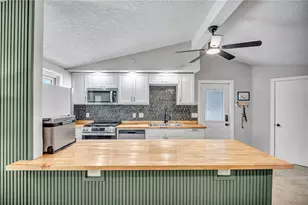 10708 N Ojus Dr, Tampa, FL 33617 - Photo 7