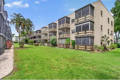 5975 Terrace Park Drive N #311, Saint Petersburg, FL 33709 - Photo 15