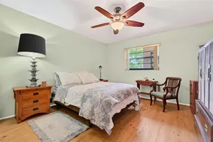5975 Terrace Park Dr N, Saint Petersburg, FL 33709 - Photo 17