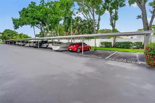 5975 Terrace Park Dr N, Saint Petersburg, FL 33709 - Photo 15