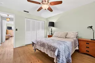 5975 Terrace Park Dr N, Saint Petersburg, FL 33709 - Photo 17
