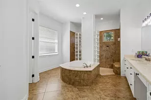 2107 Carroll Landing Dr, Tampa, FL 33612 - Photo 37
