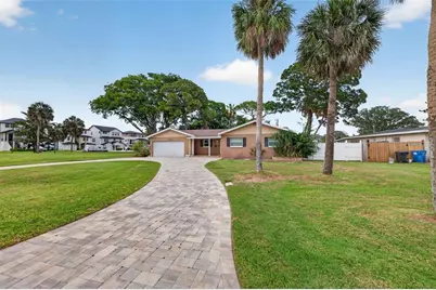 4627 Venetian Boulevard NE, Saint Petersburg, FL 33704 - Photo 3