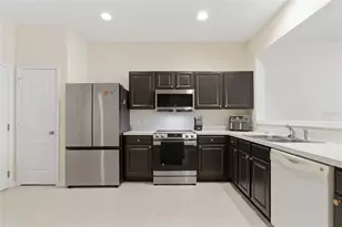 26531 Chimney Spire Ln, Wesley Chapel, FL 33544 - Photo 9