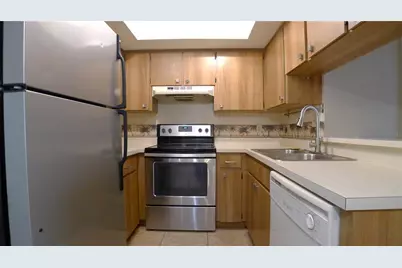 608 Lynchburg Drive, Brandon, FL 33511 - Photo 7