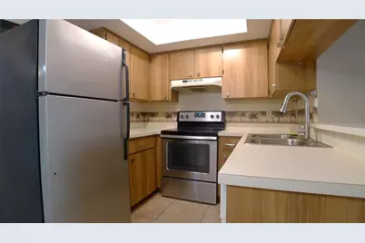 608 Lynchburg Drive, Brandon, FL 33511 - Photo 3