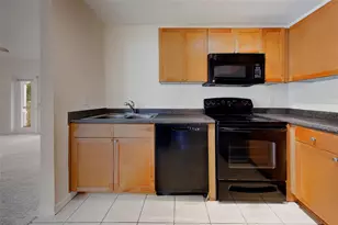222 Pompano Dr SE, Saint Petersburg, FL 33705 - Photo 11