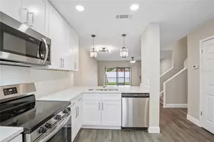 717 Oak Park Pl, Brandon, FL 33511 - Photo 3