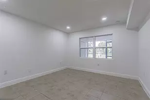 556 Clearwater Largo Road N, Largo, FL 33770 - Photo 7