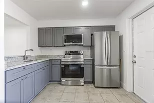 556 Clearwater Largo Road N, Largo, FL 33770 - Photo 5