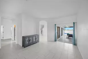 1548 Mira Lago Cir, Ruskin, FL 33570 - Photo 11