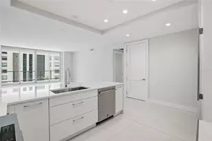 275 1st Ave S, Saint Petersburg, FL 33701 - Photo 7