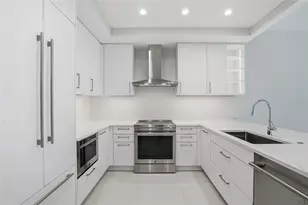 275 1st Ave S, Saint Petersburg, FL 33701 - Photo 5